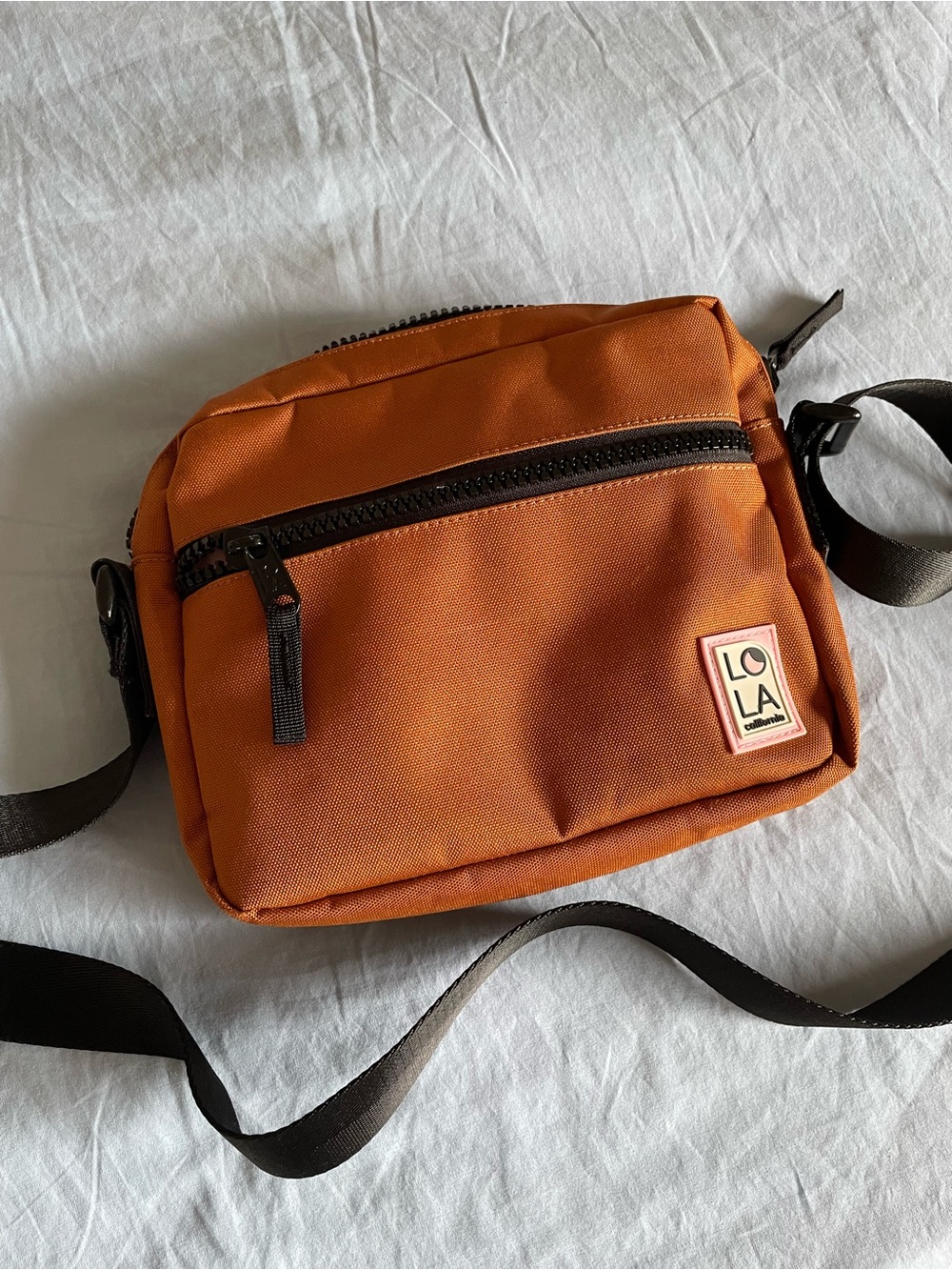 Lola California Sprite Moonpie Crossbody - Caramel